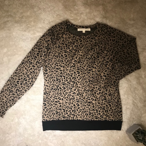 Leopard Sweater - Picture 3 of 8